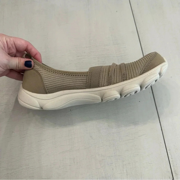 Easy Spirit 360 Women’s Tan Fabric Striped Slip On Casual Shoe Size 7 Wide GUC - Picture 6 of 9